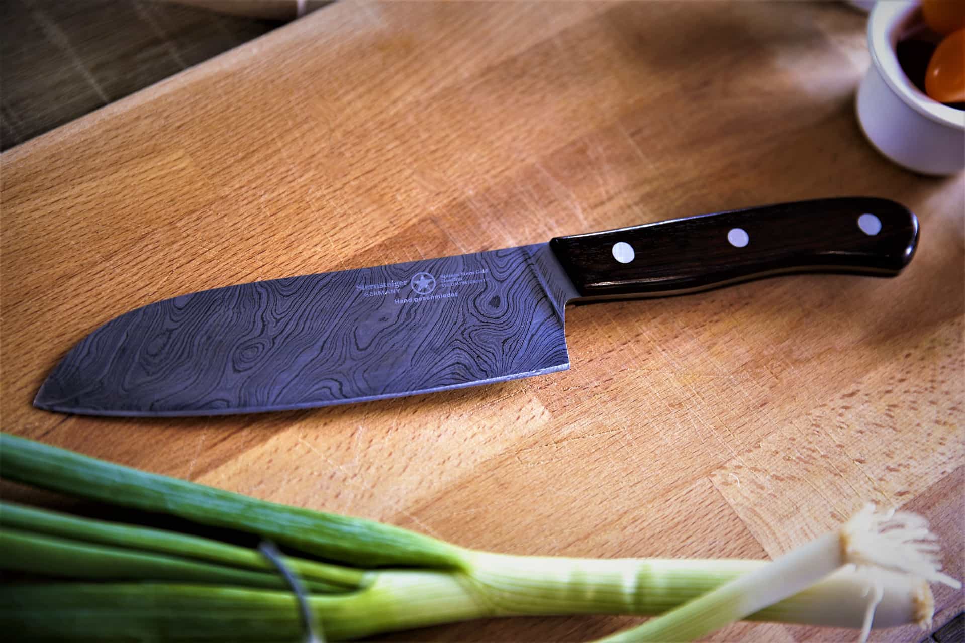 Chef's Knife vs Santoku