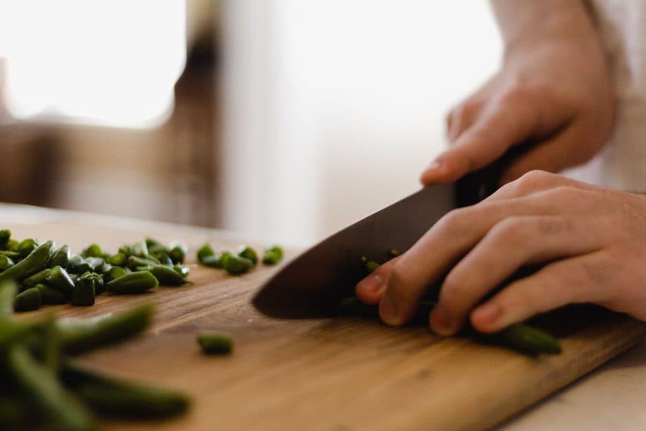 How to hold a chef knife
