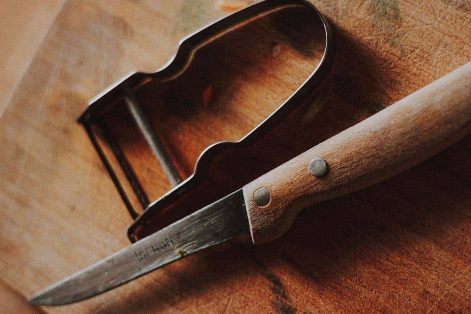 Knife handle materials, compared