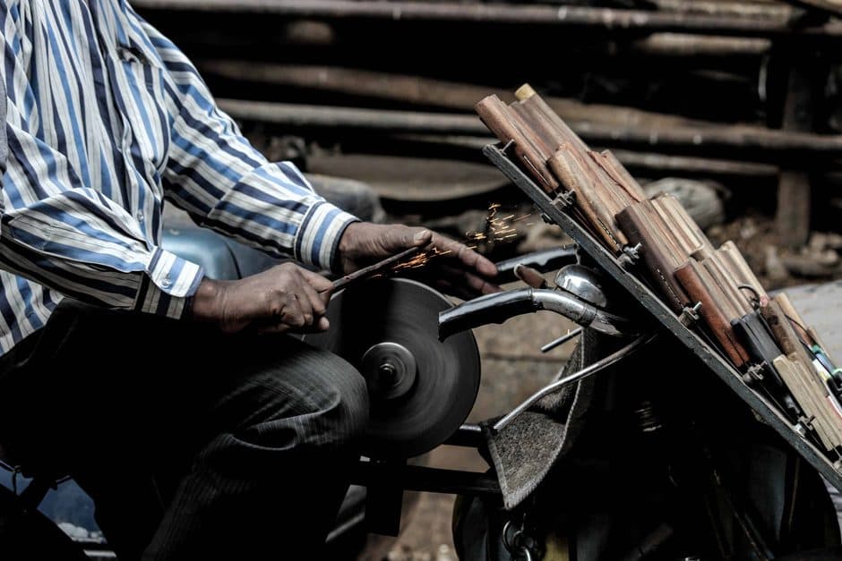 Finding a knife sharpening service near you