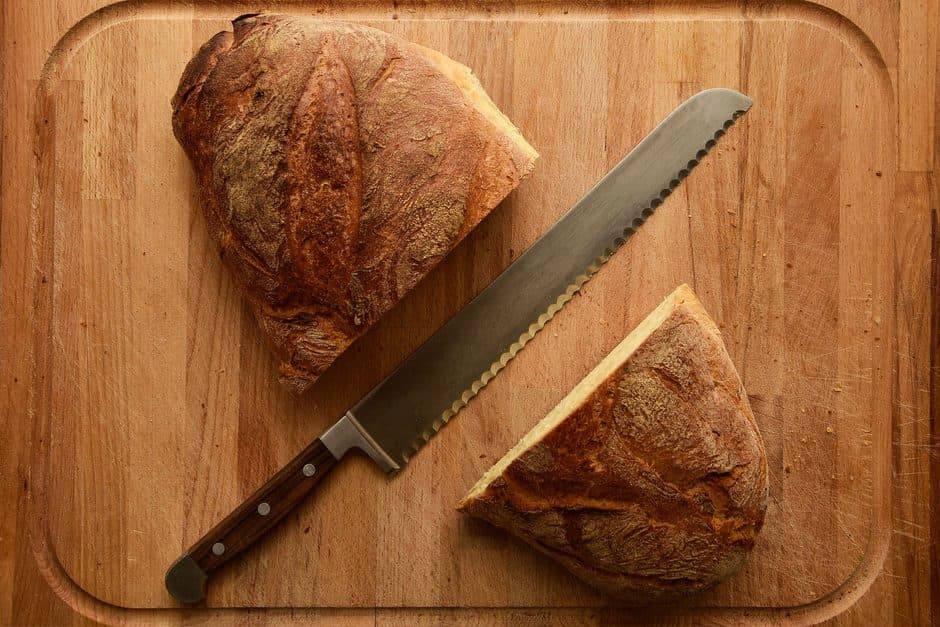 Serrated vs straight edge
